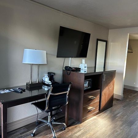 Travelodge By Wyndham Флоренс Экстерьер фото