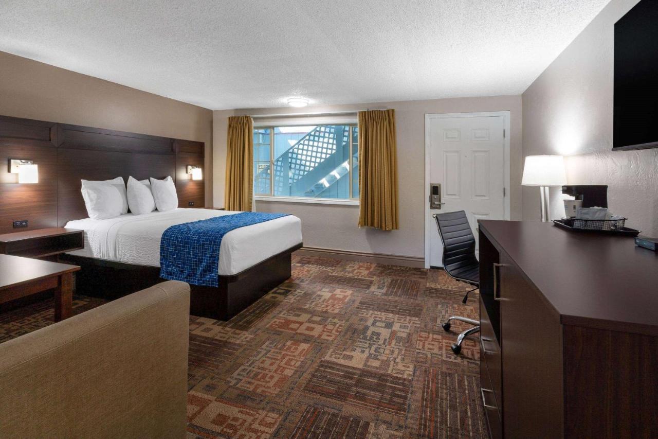 Travelodge By Wyndham Флоренс Экстерьер фото
