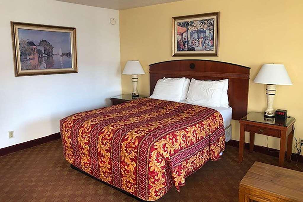 Travelodge By Wyndham Флоренс Номер фото